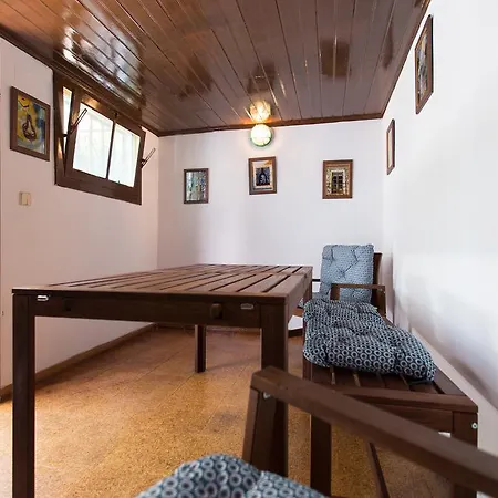 Lemon Tree House * 리스본